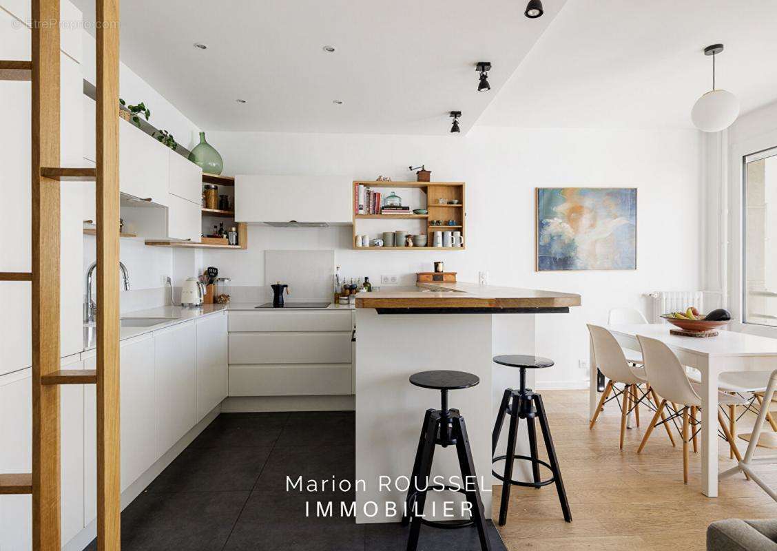 Appartement à PARIS-16E