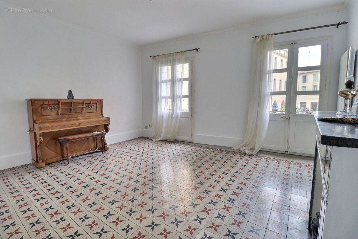 Appartement à UZES