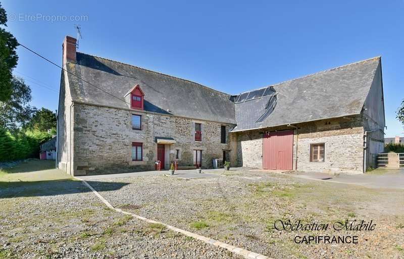 Maison à PLEINE-FOUGERES