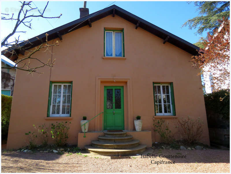 Maison à TASSIN-LA-DEMI-LUNE