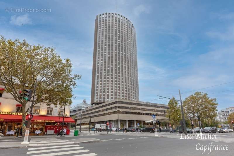 Appartement à PARIS-17E