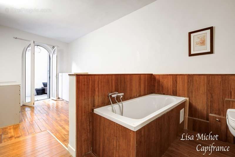 Appartement à PARIS-17E