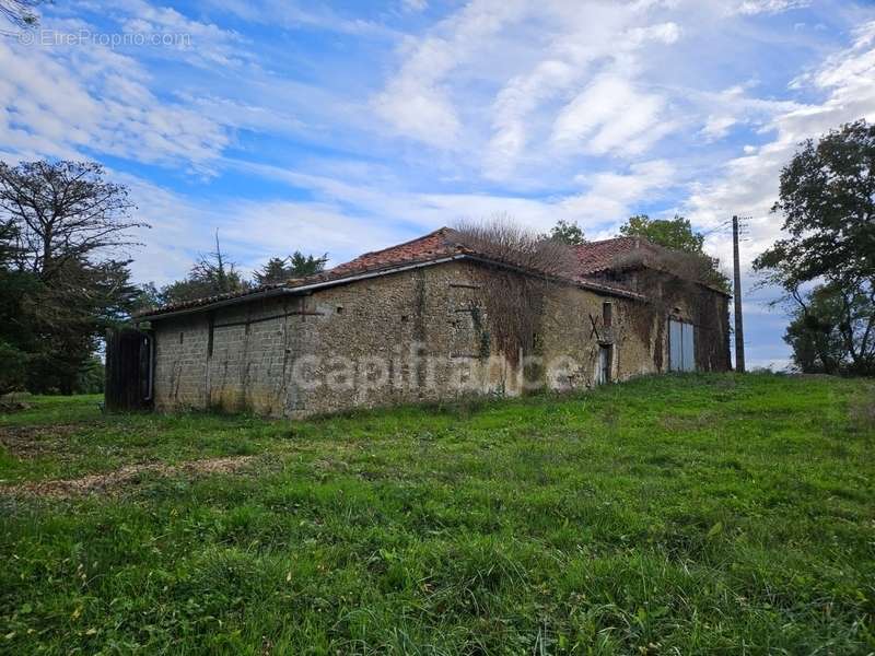 Maison à COULOUME-MONDEBAT