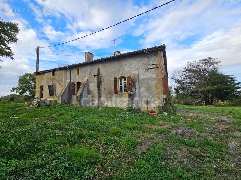 Maison à COULOUME-MONDEBAT