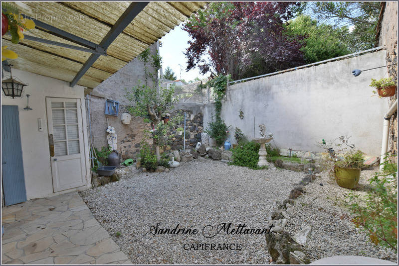 Maison à SAINT-THIBERY