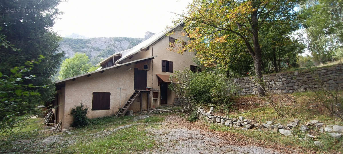 Maison à SAINT-MARTIN-D&#039;ENTRAUNES