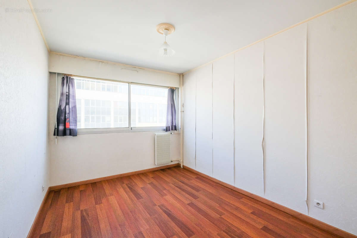 Appartement à MARSEILLE-2E