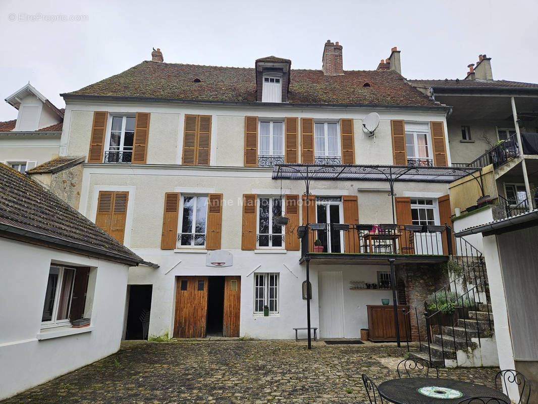 Maison à VILLENEUVE-SUR-BELLOT