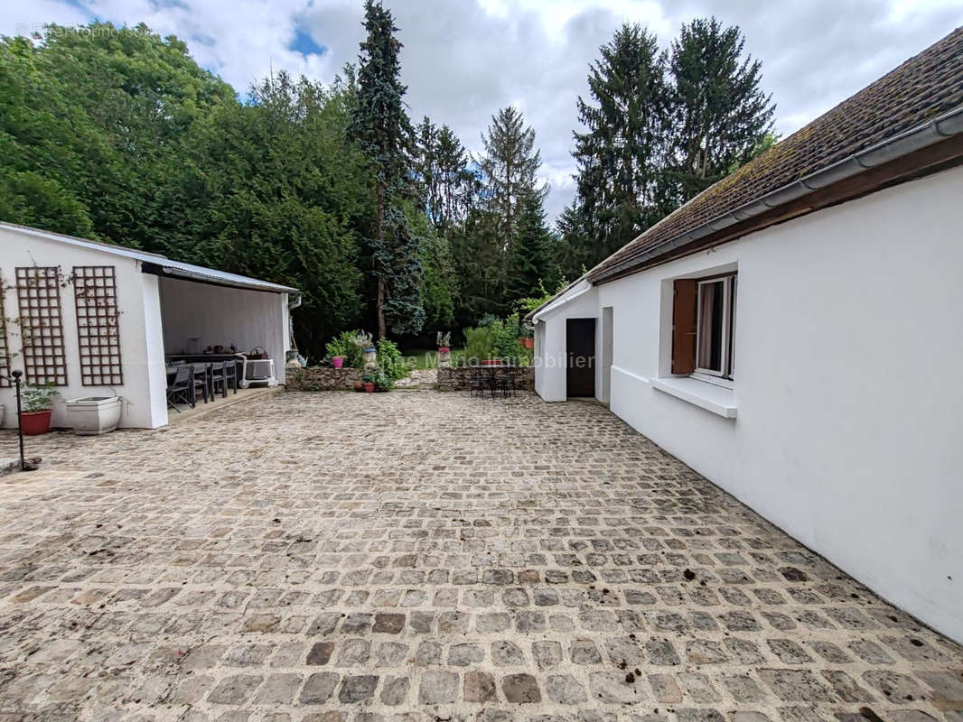 Maison à VILLENEUVE-SUR-BELLOT