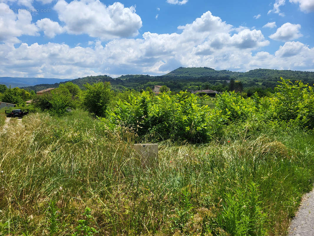 Terrain à MORMOIRON