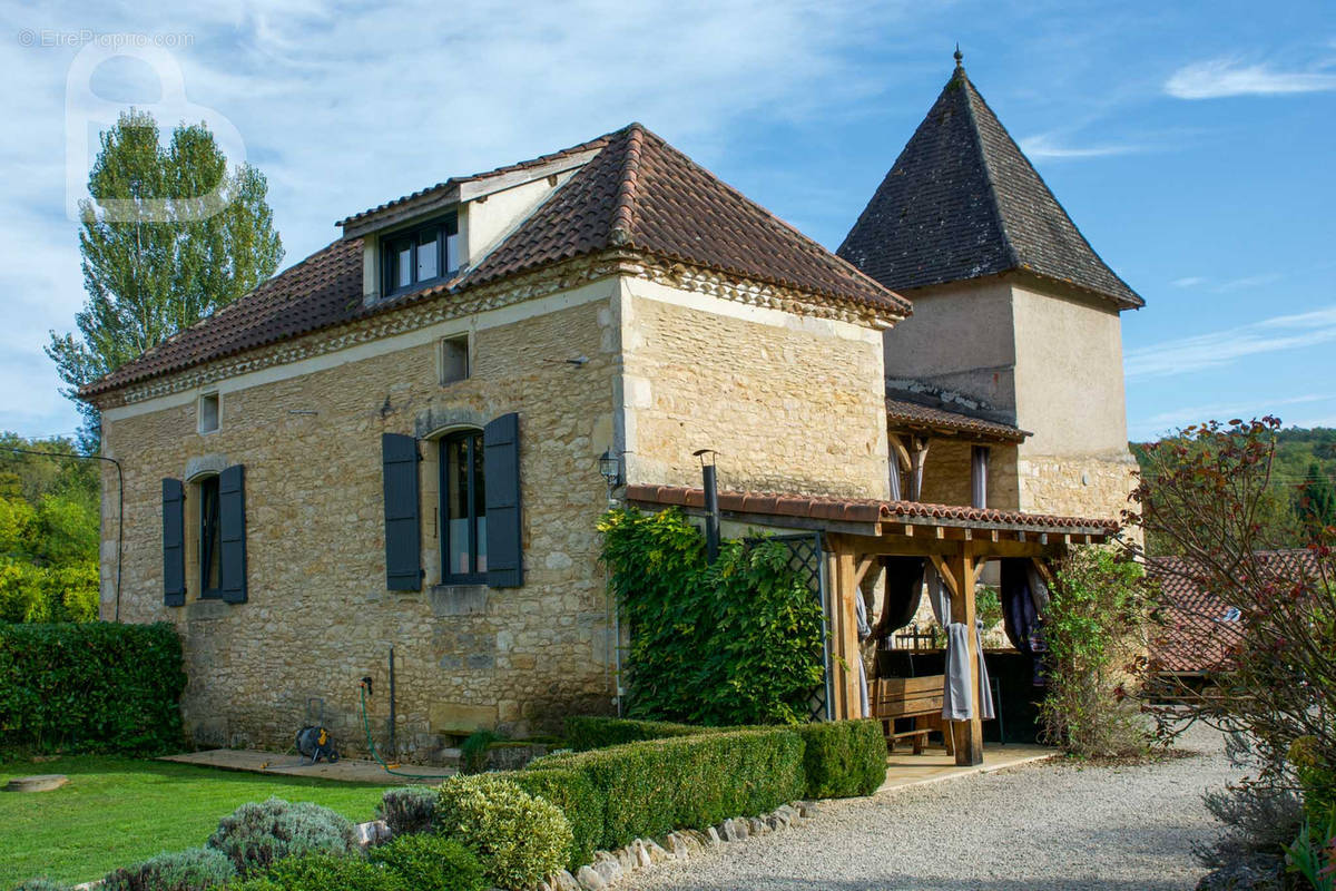 Maison à PUY-L&#039;EVEQUE