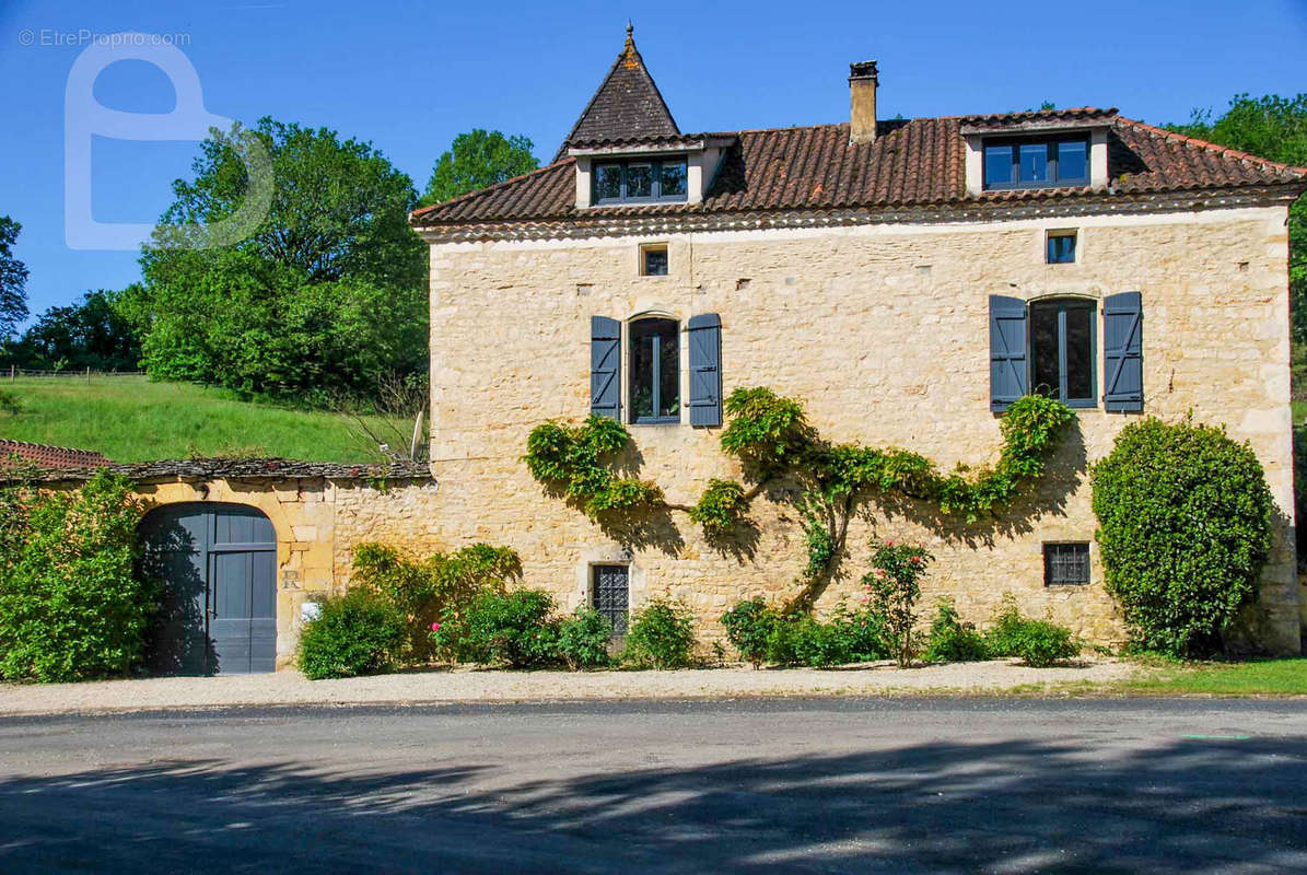 Maison à PUY-L&#039;EVEQUE