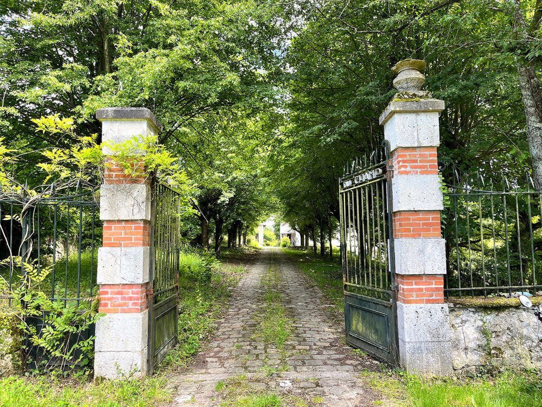 Maison à FERRIERES-EN-GATINAIS