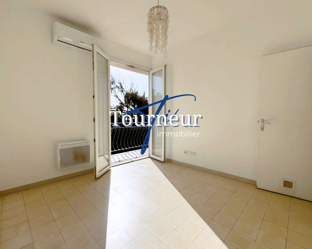 Appartement à SIX-FOURS-LES-PLAGES