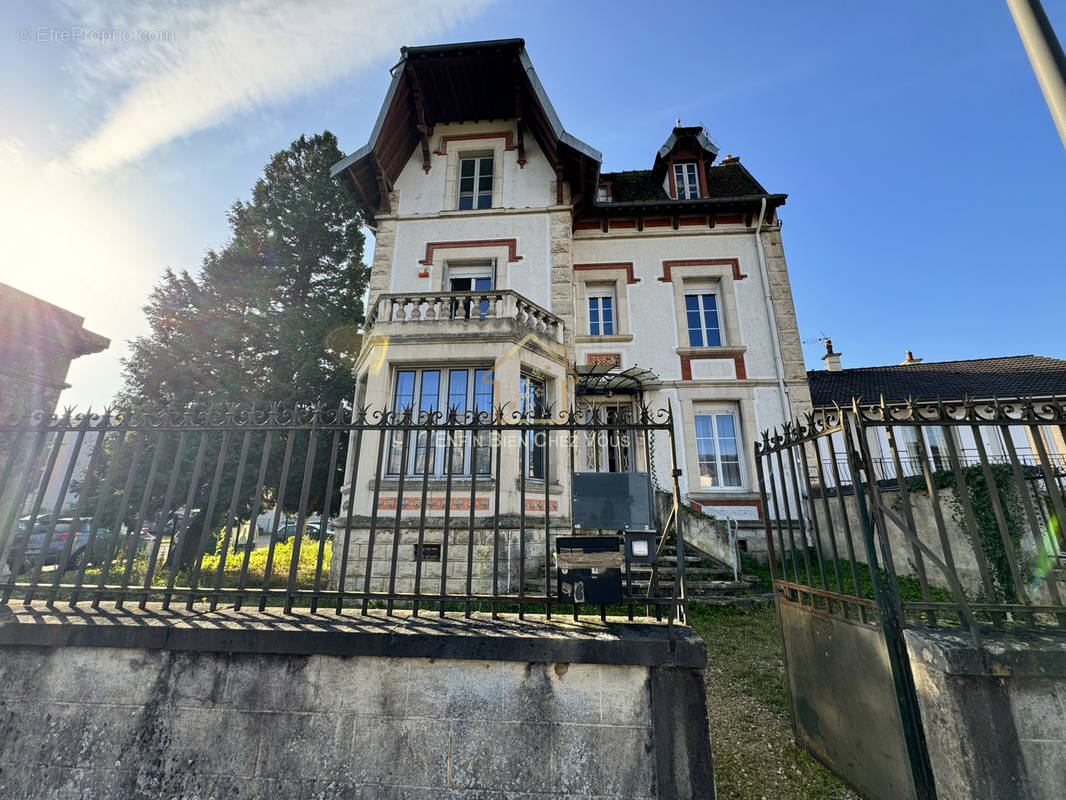 Maison à MONTBARD