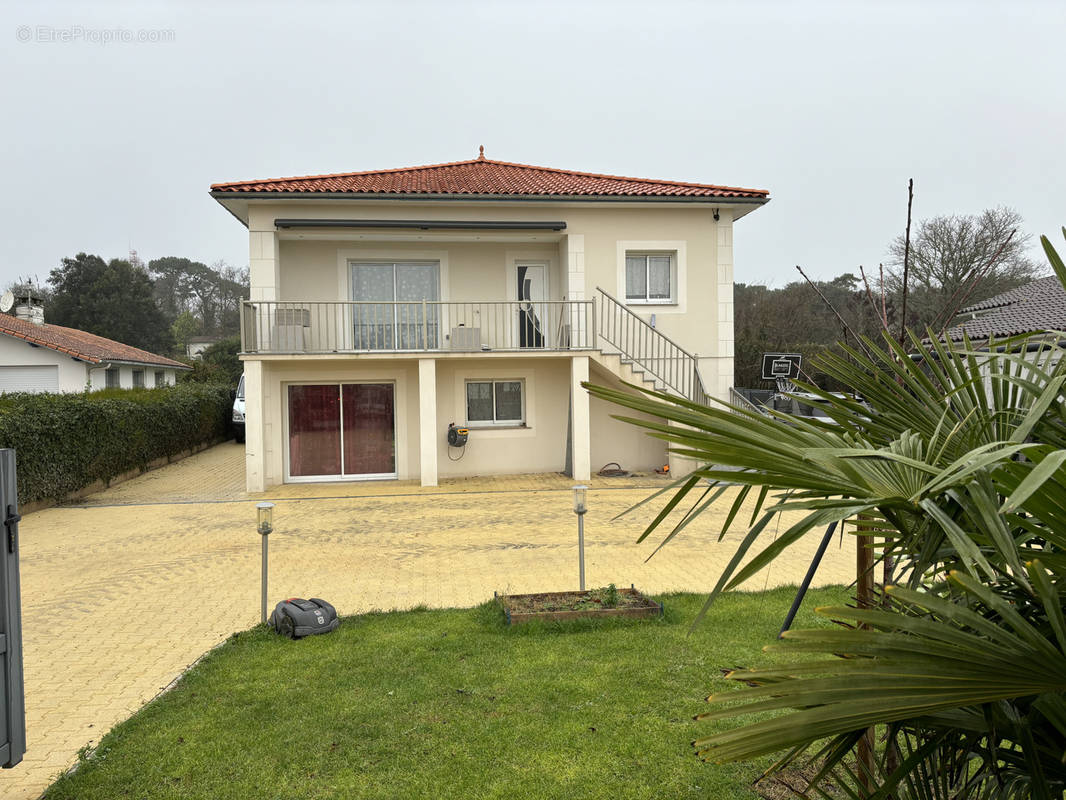 Maison à MESCHERS-SUR-GIRONDE