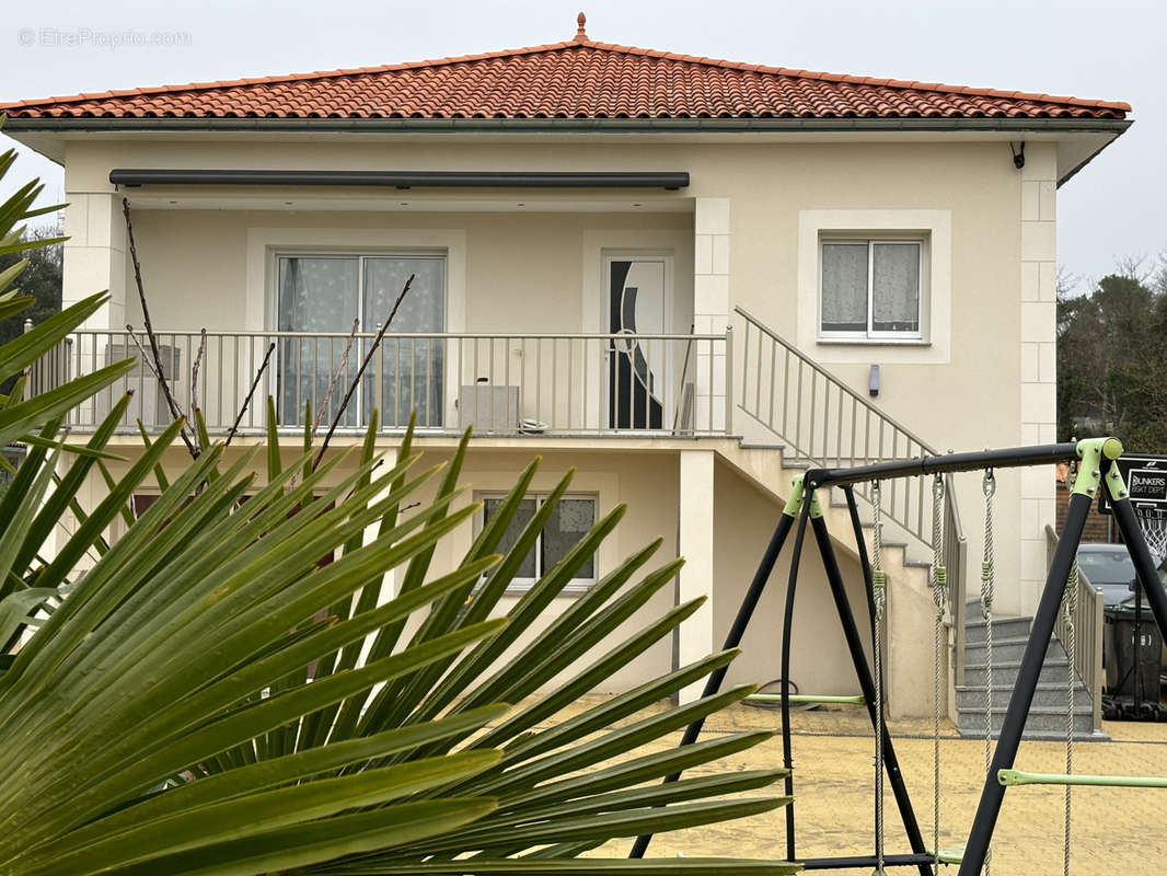 Maison à MESCHERS-SUR-GIRONDE