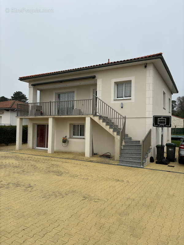 Maison à MESCHERS-SUR-GIRONDE