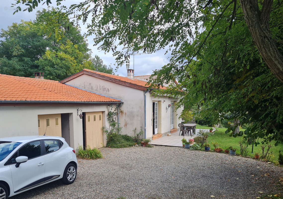 Maison à COLAYRAC-SAINT-CIRQ