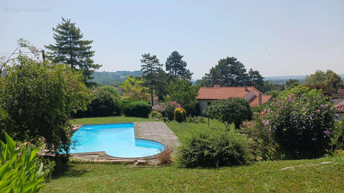 Maison à COLAYRAC-SAINT-CIRQ