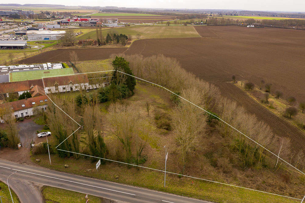 Autre à LAMBRES-LEZ-DOUAI