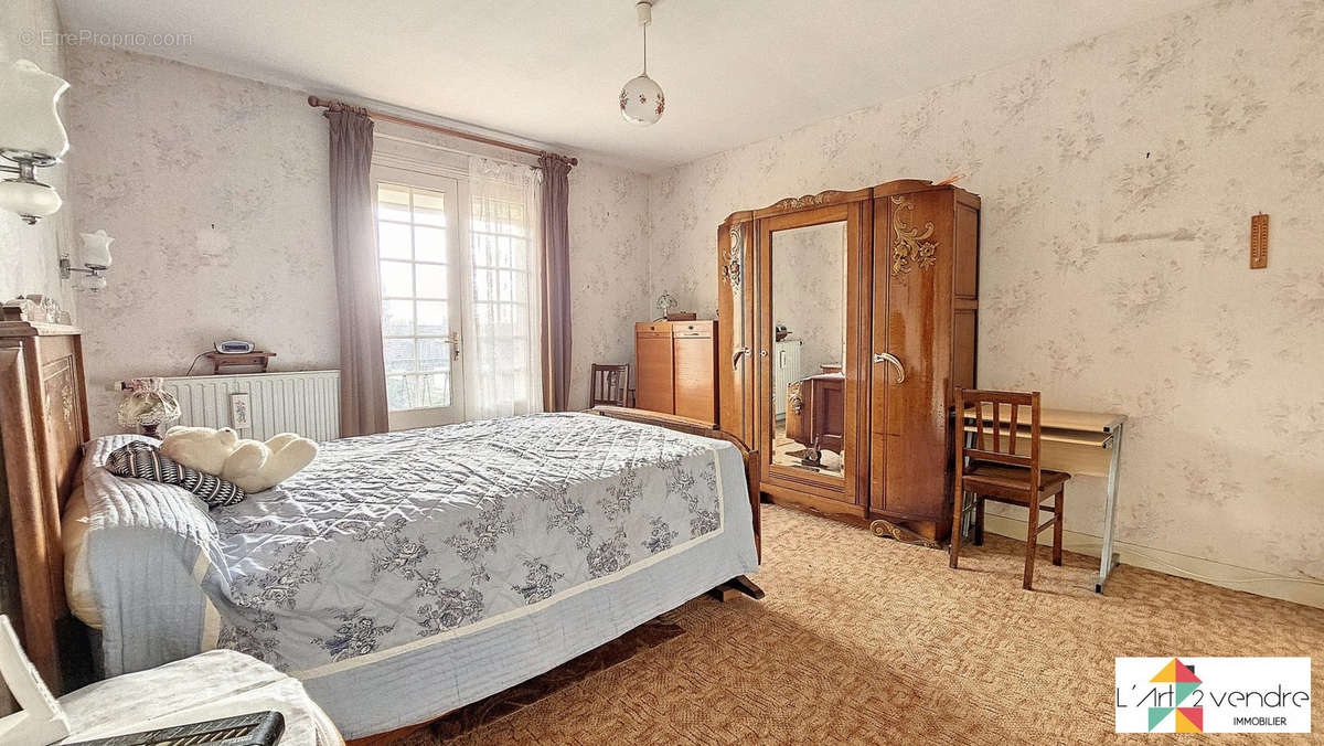 Chambre 1 - Maison à CHEVRIERES