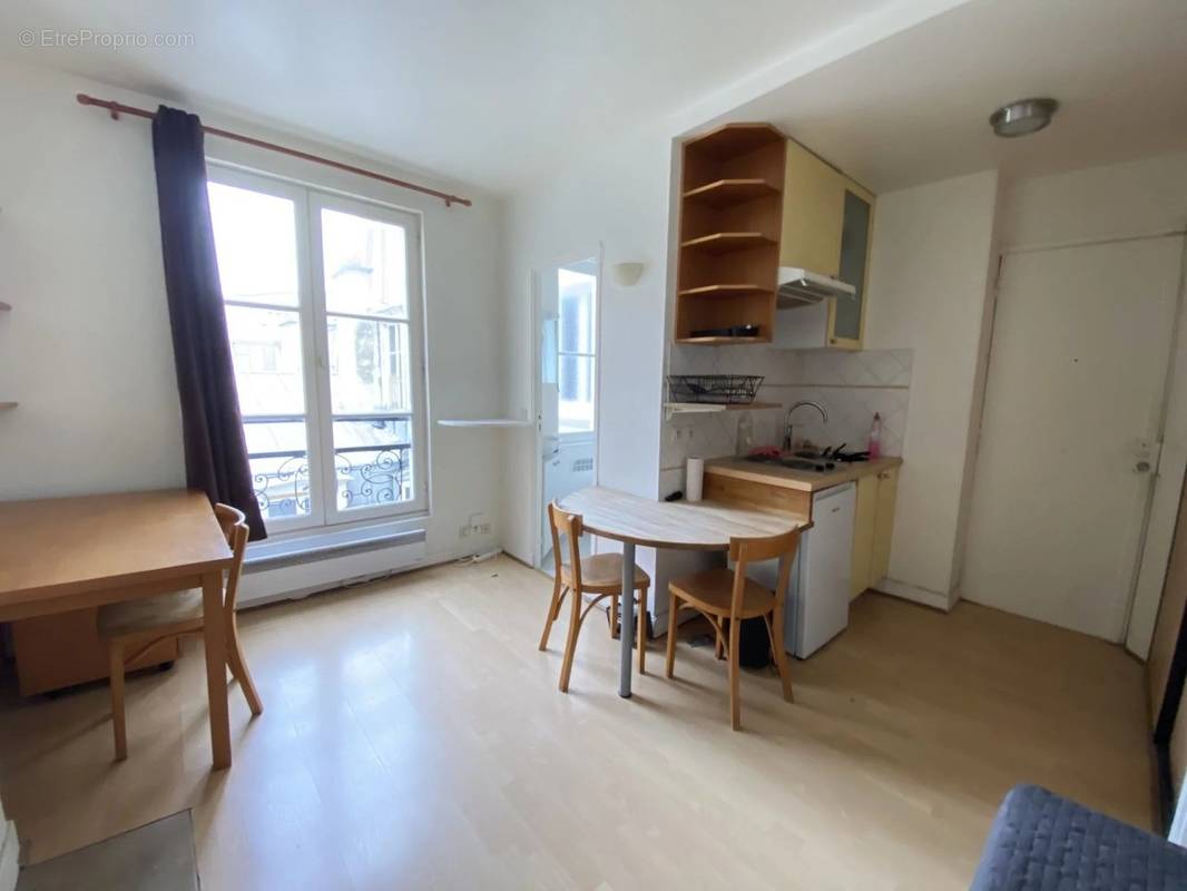 Appartement à PARIS-10E