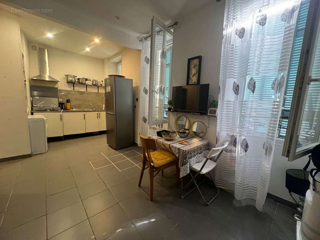 Appartement à MARSEILLE-3E