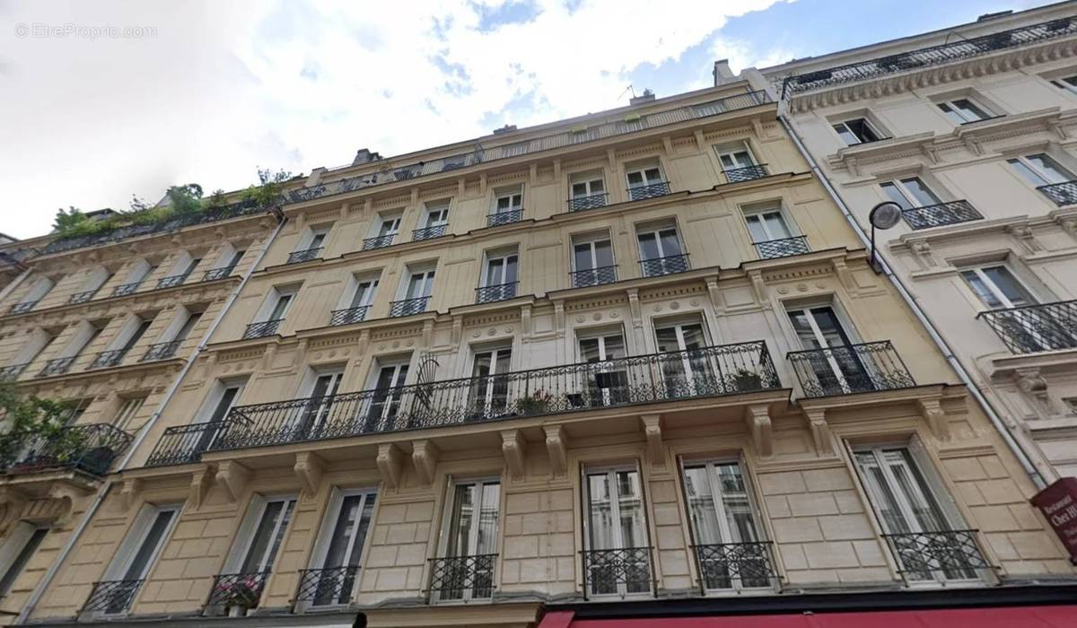 Appartement à PARIS-8E