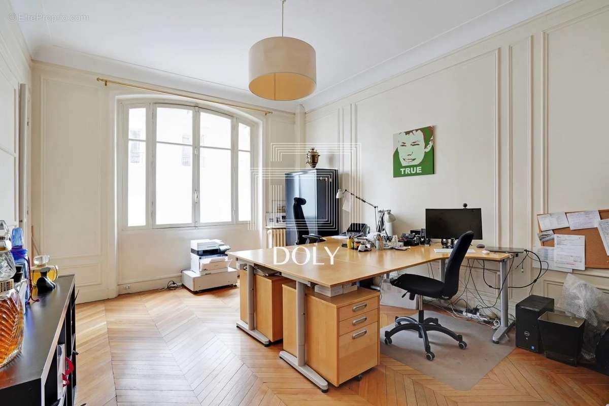 Appartement à PARIS-7E