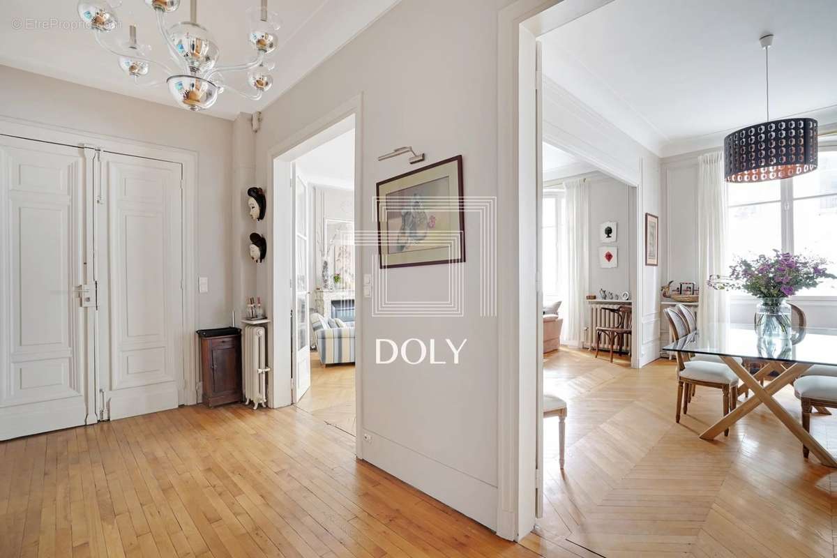 Appartement à PARIS-7E