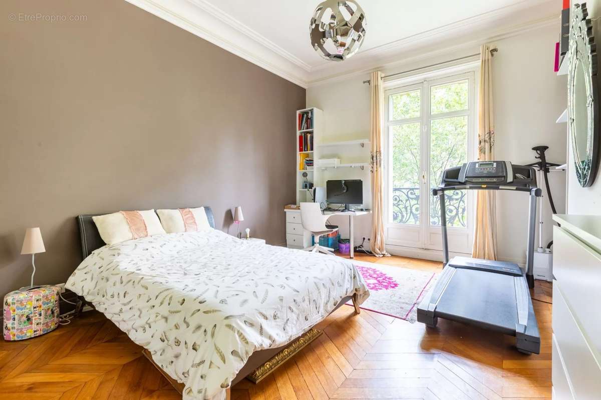 Appartement à PARIS-7E