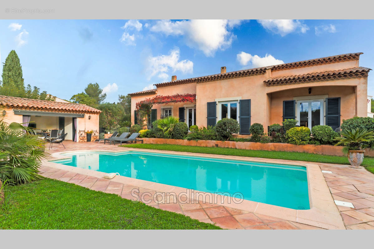 Maison à ROQUEBRUNE-SUR-ARGENS