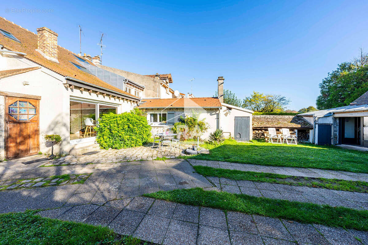 Maison à CERNY