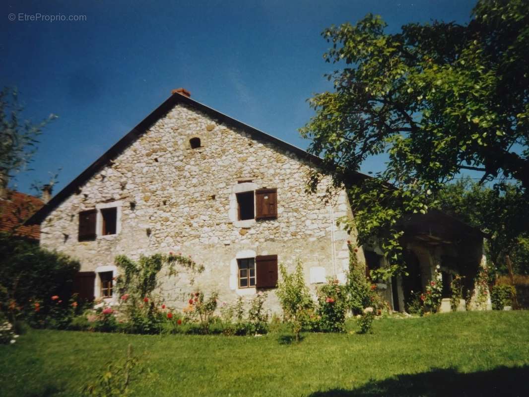 Maison à CLARAFOND-ARCINE