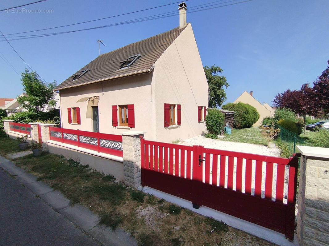 Maison à CREPY-EN-VALOIS