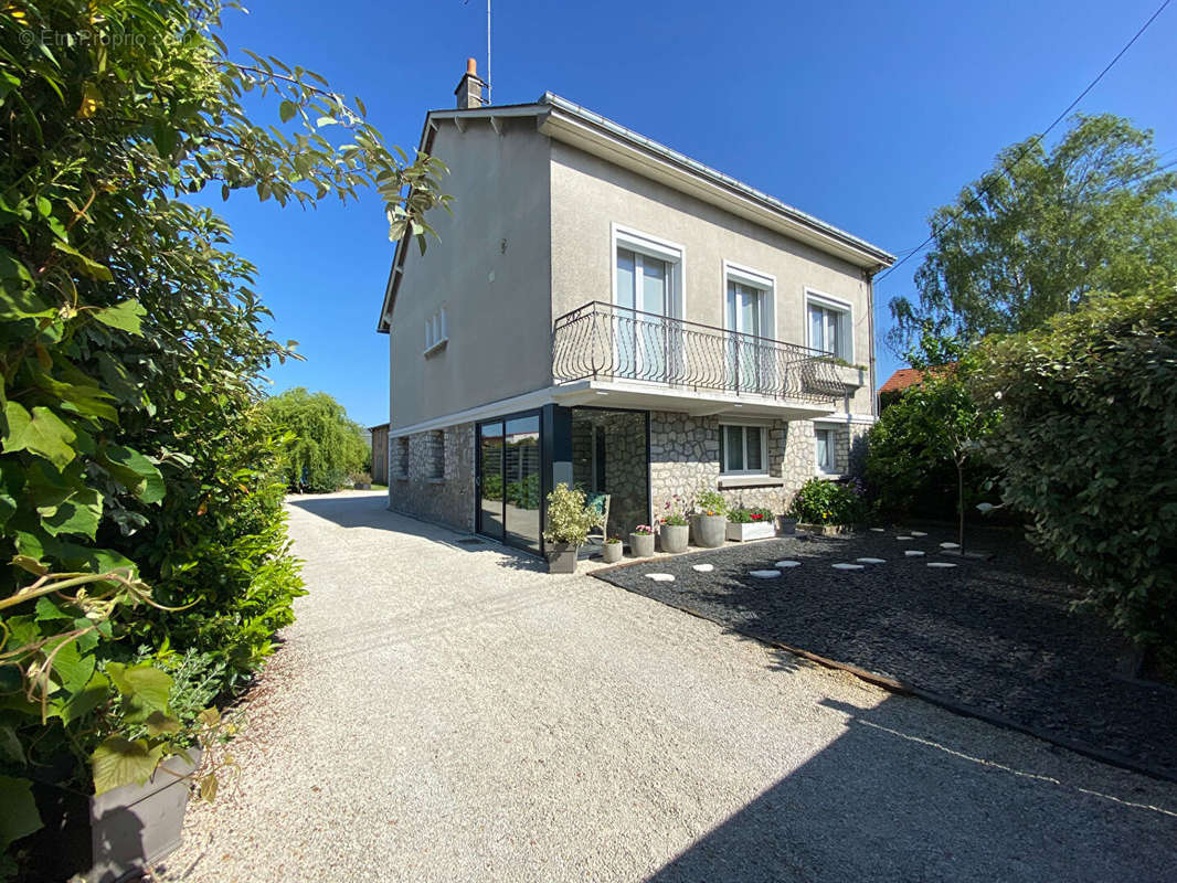 Maison à FLEURY-LES-AUBRAIS