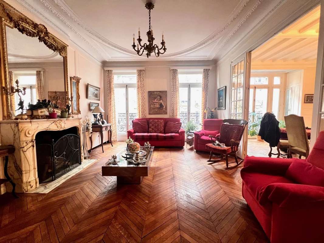 Appartement à PARIS-17E