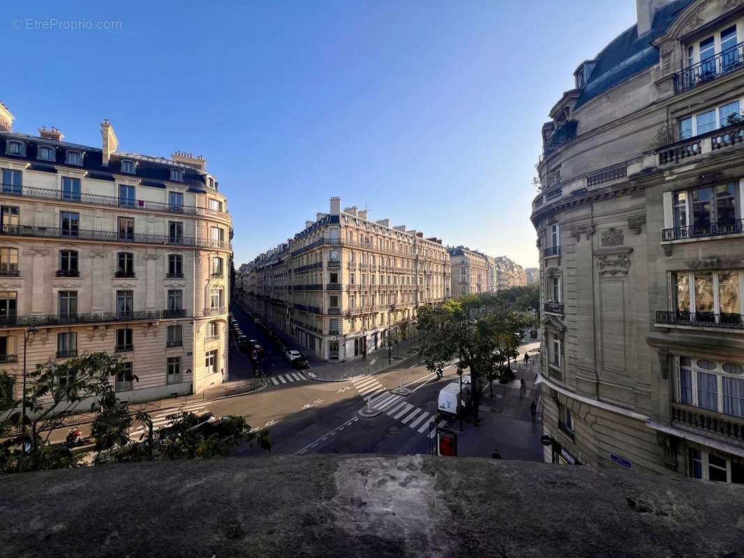 Appartement à PARIS-17E