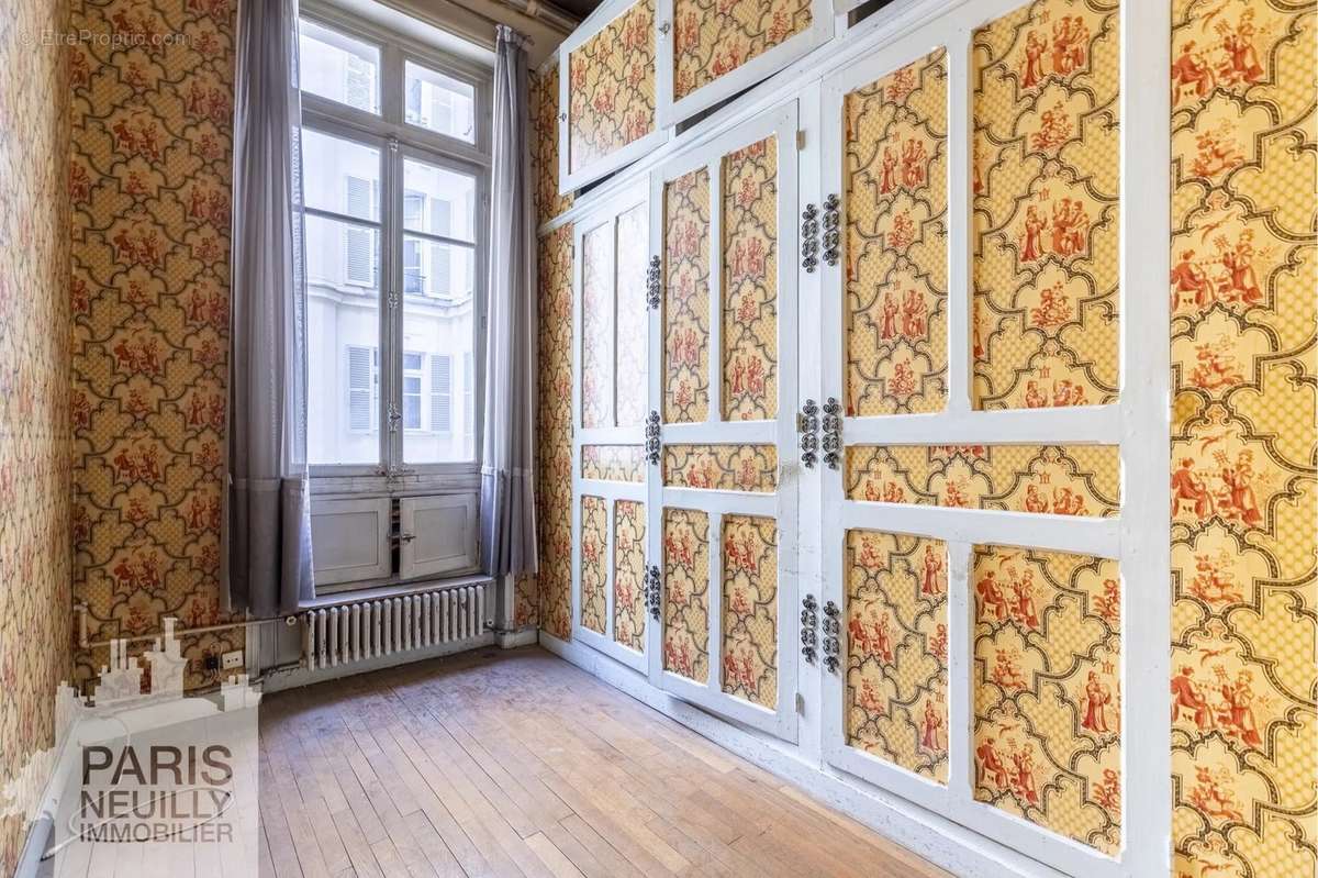 Appartement à PARIS-17E