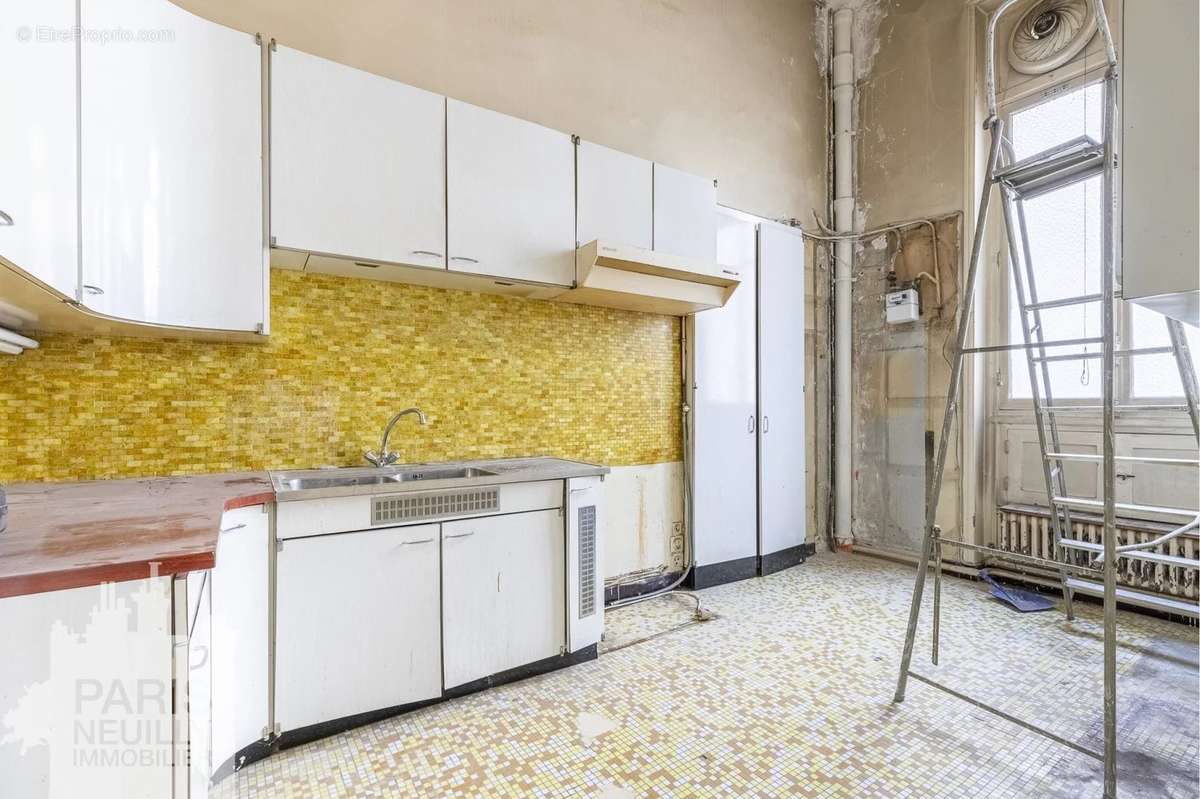 Appartement à PARIS-17E