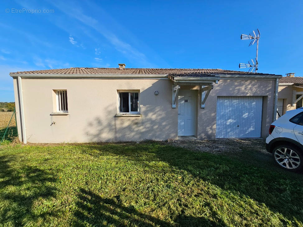 Maison à LA COURONNE