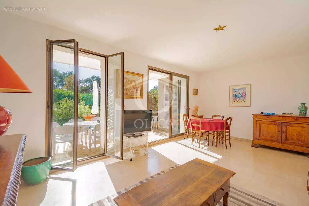 Appartement à VILLENEUVE-LOUBET