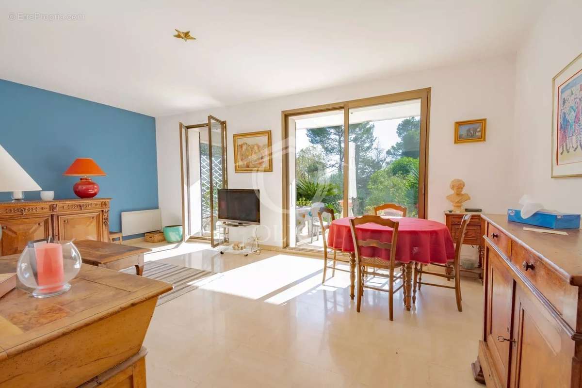 Appartement à VILLENEUVE-LOUBET