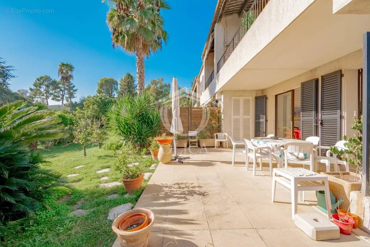 Appartement à VILLENEUVE-LOUBET