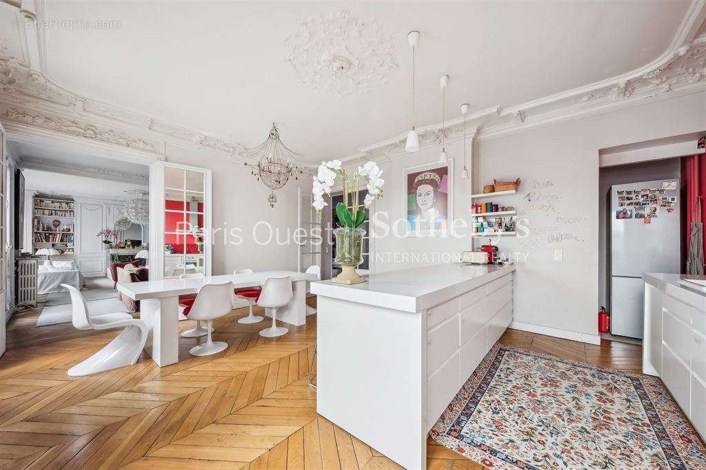 Appartement à PARIS-17E