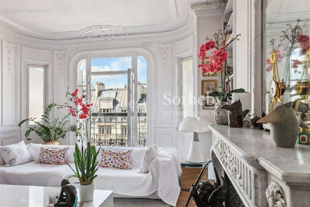 Appartement à PARIS-17E