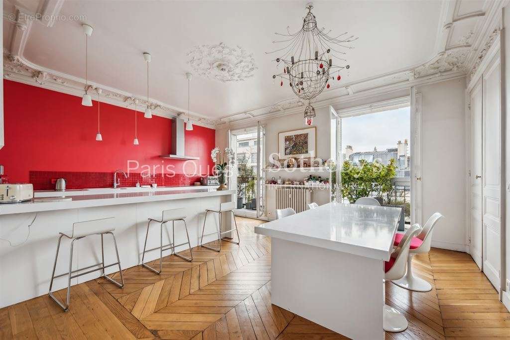 Appartement à PARIS-17E