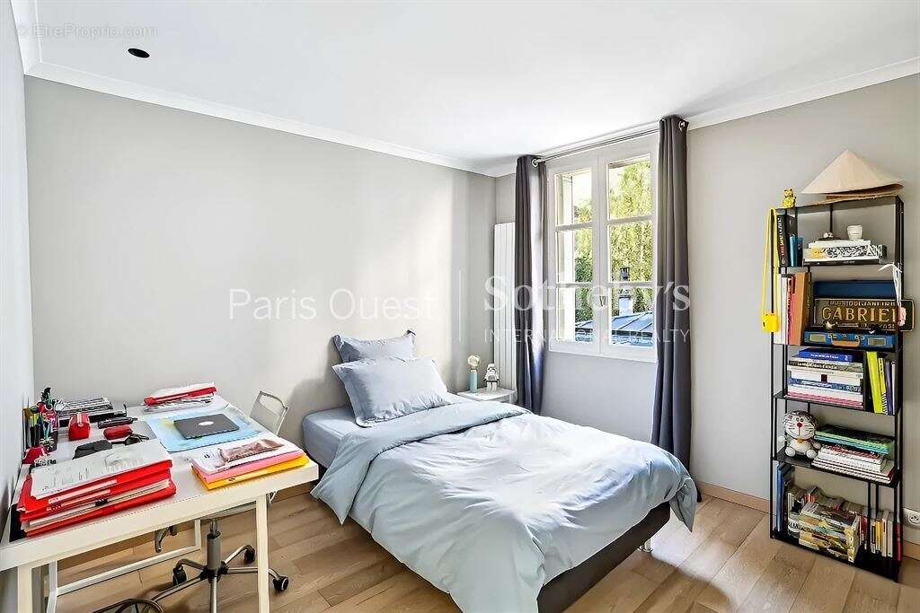 Appartement à PARIS-8E