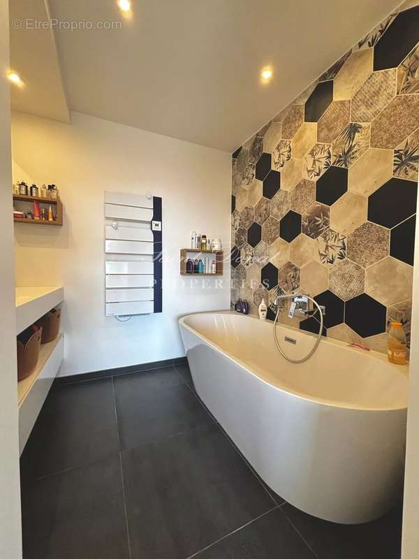 Appartement à MOUGINS